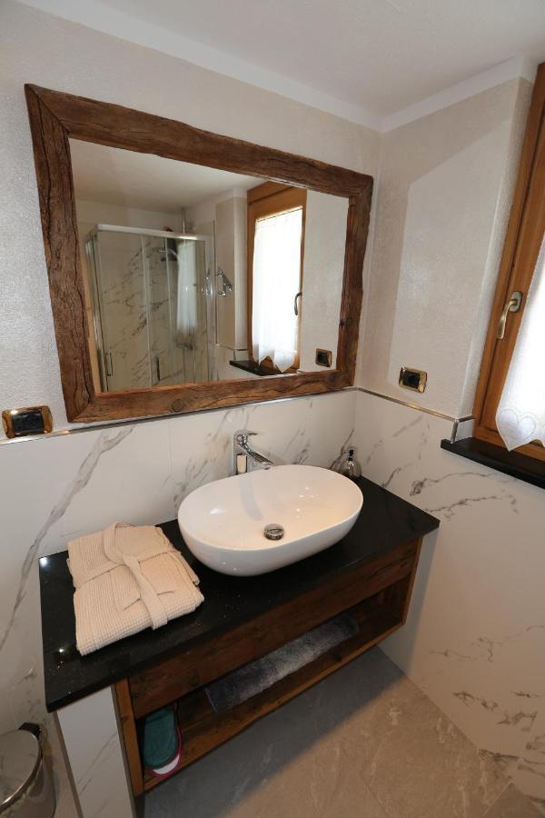 Suite Del Villaggio Sarre ภายนอก รูปภาพ