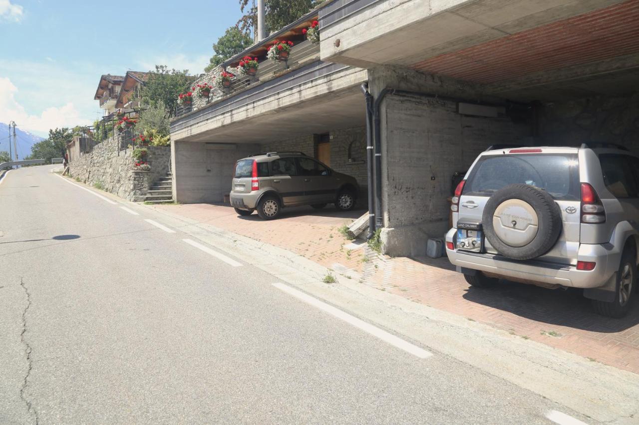 Suite Del Villaggio Sarre ภายนอก รูปภาพ