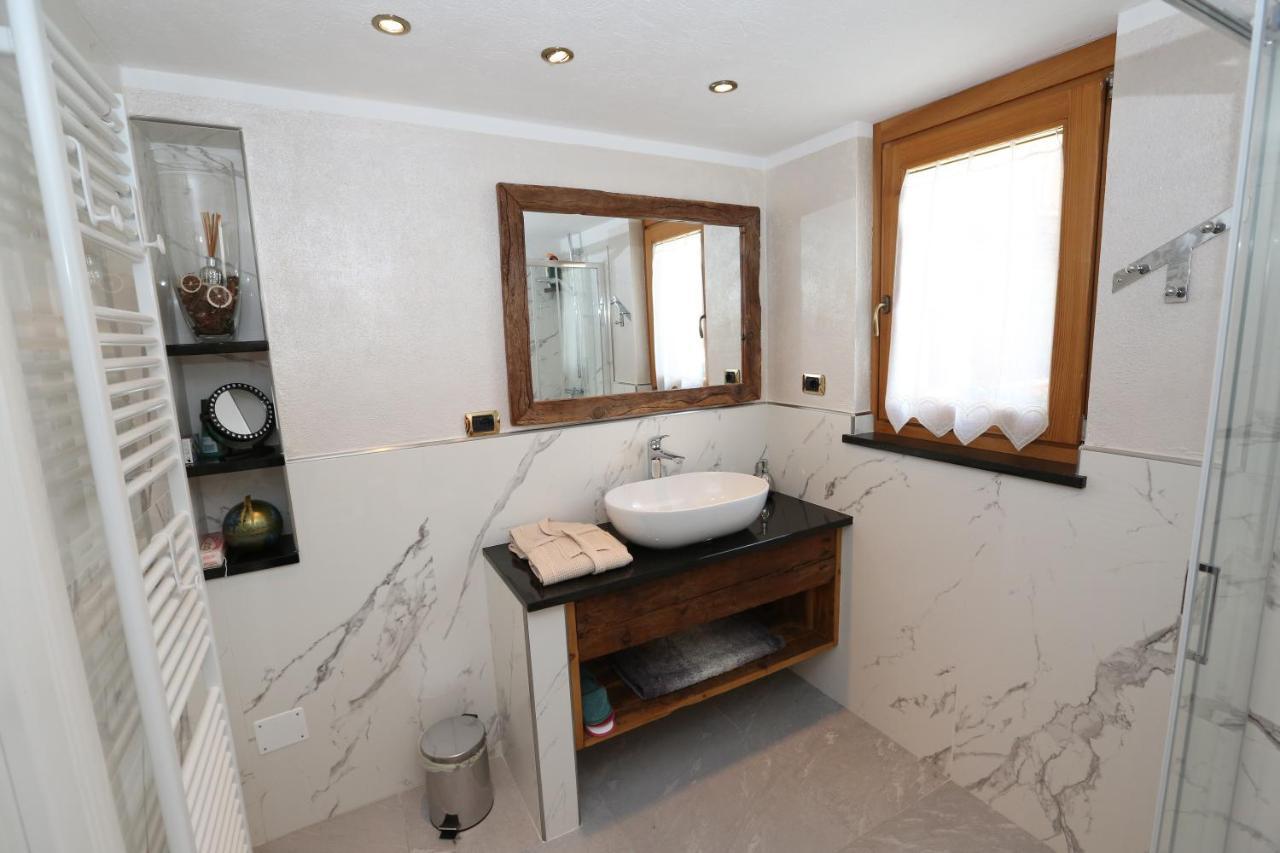 Suite Del Villaggio Sarre ภายนอก รูปภาพ