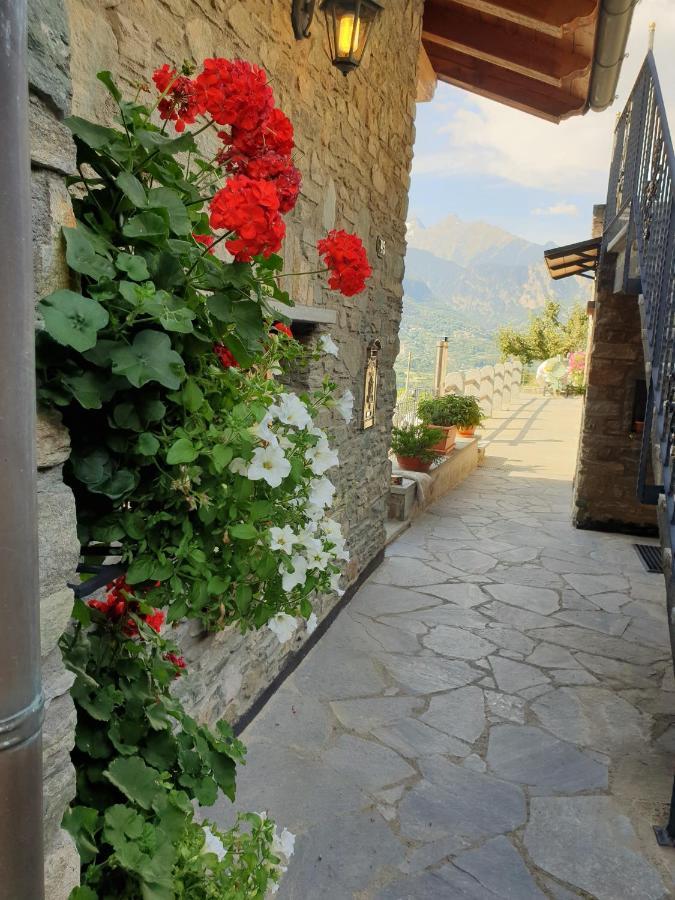 Suite Del Villaggio Sarre ภายนอก รูปภาพ