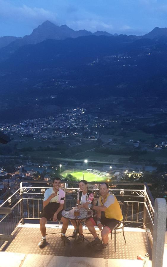 Suite Del Villaggio Sarre ภายนอก รูปภาพ